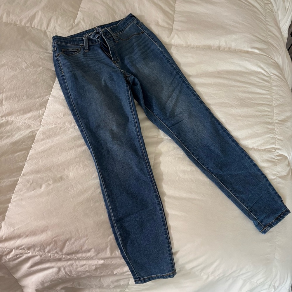Universal Thread High Rise Jegging Size 4/27S